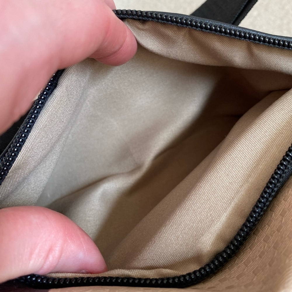Checked Pattern Crossbody Belt Bag in Beige and Black - Picture 10 of 12